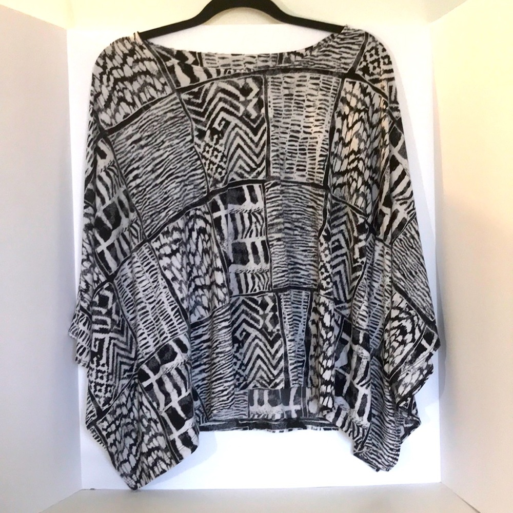 Chico’s top poncho size small black white artistic summer resort boho vacation
